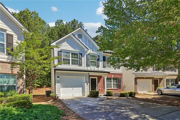 Property Photo: 9425 Lakeview Road GA 30291