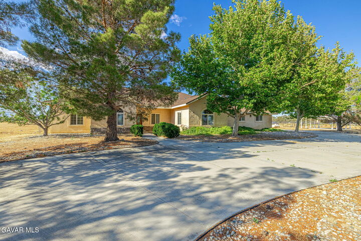 Property Photo:  8585 W Avenue E  CA 93536 