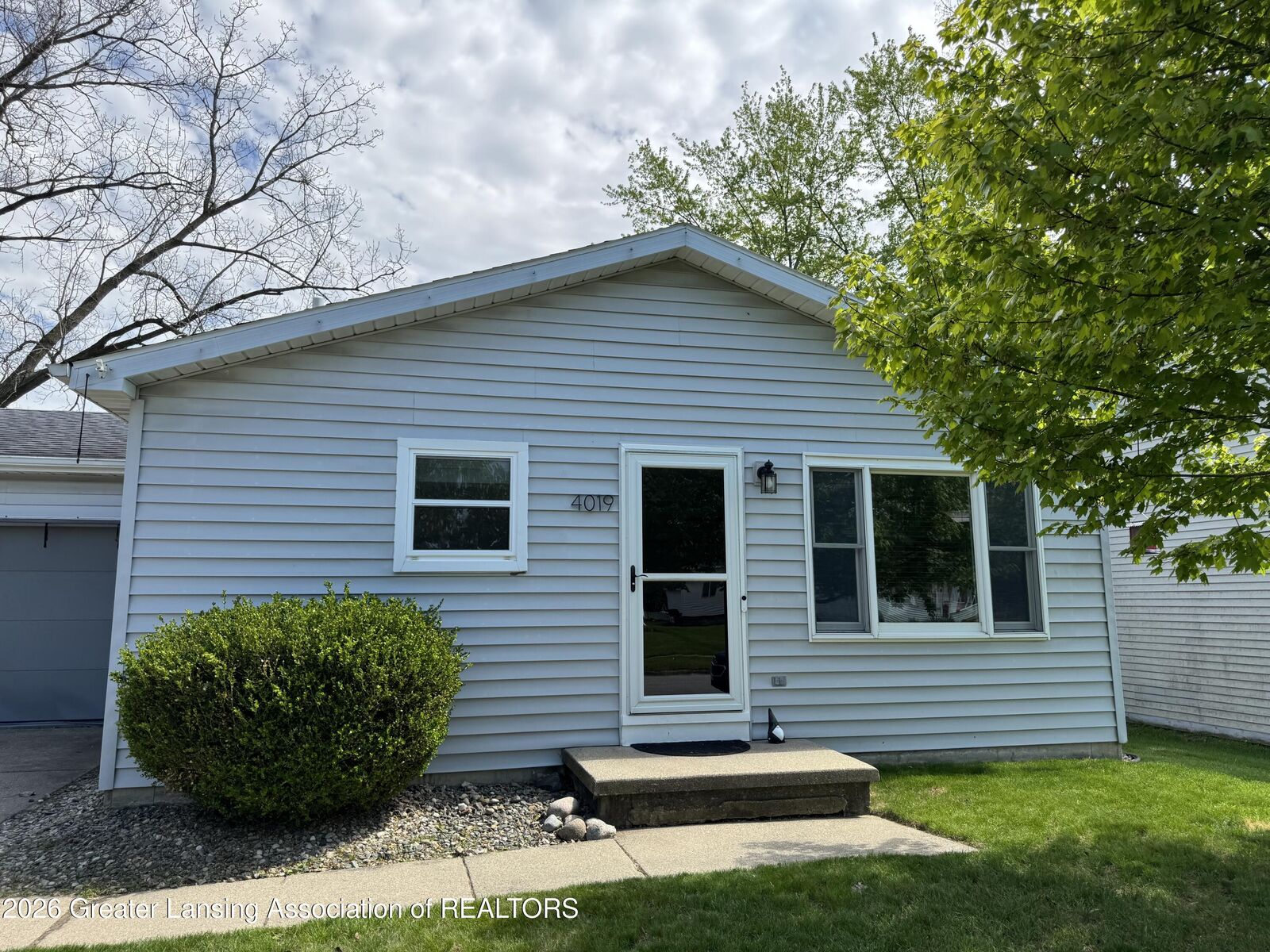 Property Photo:  4019 Chickory Lane  MI 48910 