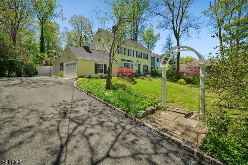 Property Photo:  638 Mountain Ave  NJ 07922 