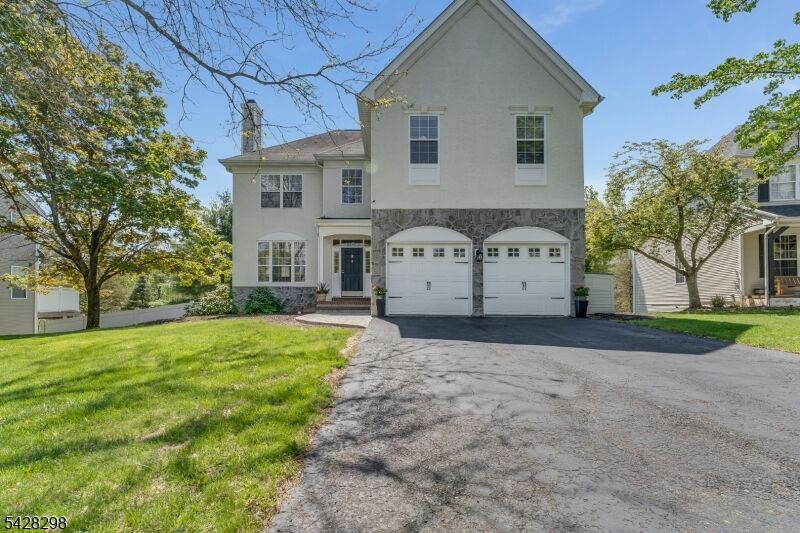 Property Photo:  8 Miller Ln  NJ 08889 