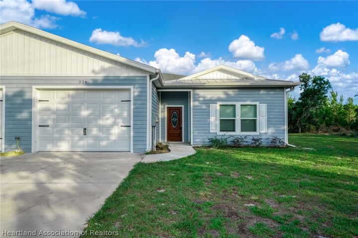 Property Photo:  224 Cessna Way NW  FL 33852 