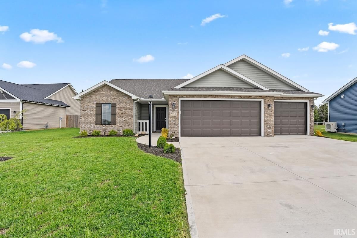 Property Photo: 909 Jennifer Drive IN 46767