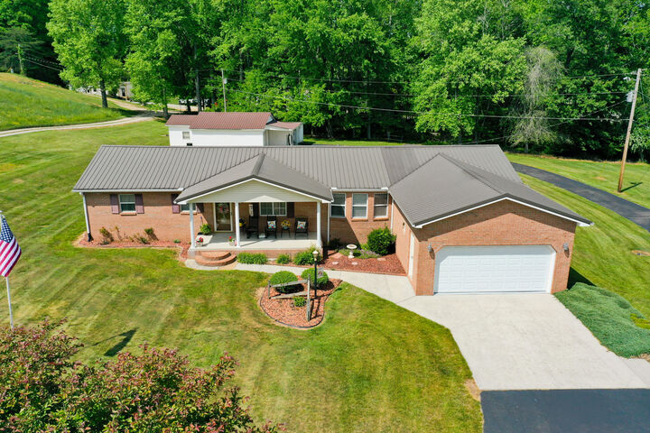 Property Photo:  8356 E Laurel Road  KY 40741 
