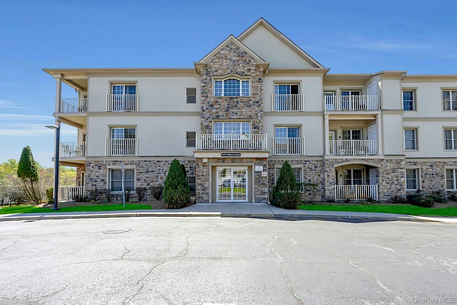 Property Photo:  24 N De Baun Avenue 302  NY 10901 