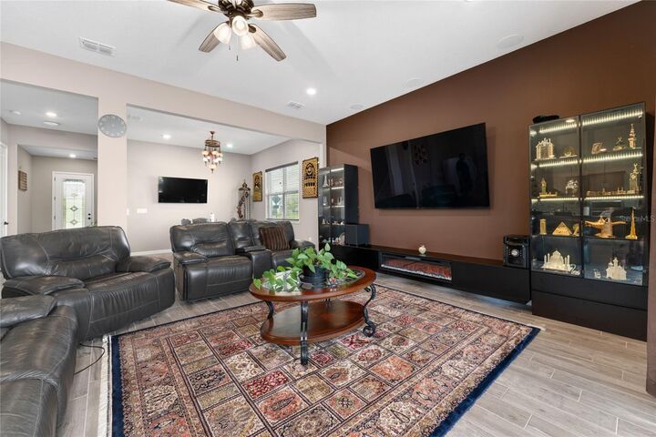 Property Photo:  13615 Ritta Island Drive  FL 32827 