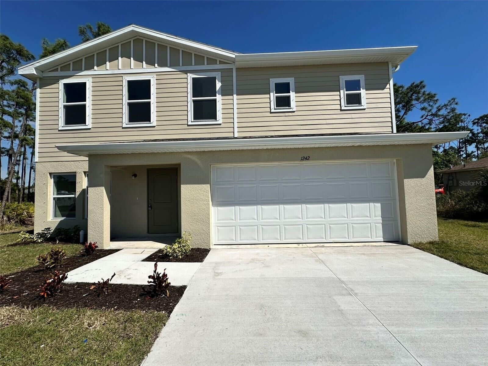 Property Photo:  1242 Autumn Street  FL 33980 