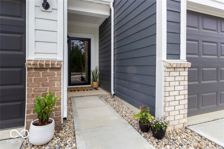 Property Photo:  14350 Ludwell Court  IN 46037 