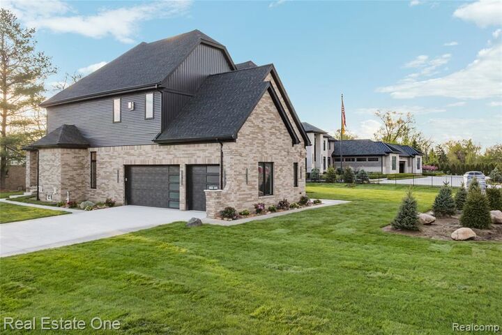 Property Photo:  5321 Rochester Road  MI 48058 