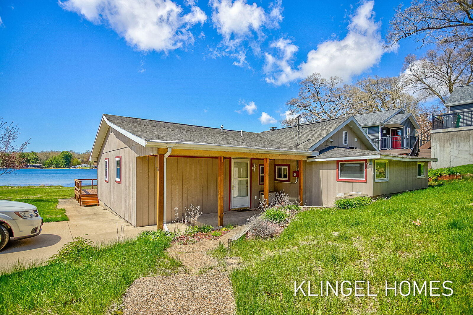 Property Photo:  2091 Lake Avenue  MI 49457 