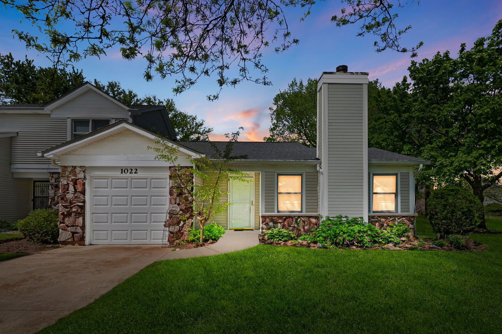 Property Photo: 1022 Colony Lake Drive IL 60194