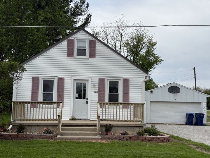 Property Photo: 406 S Willow Street IL 61326