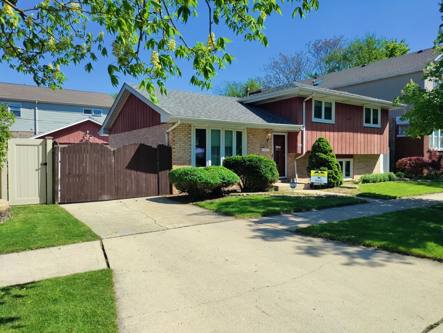 Property Photo:  3008 W 110th Place  IL 60655 