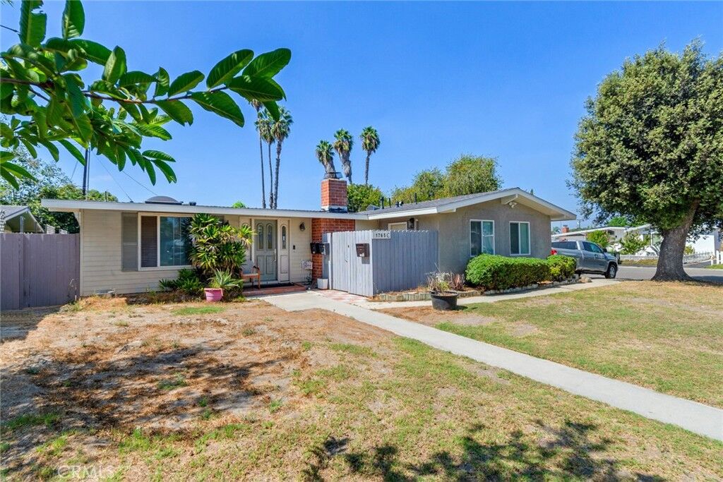 Property Photo:  1765 S Biscayne Court  CA 92804 