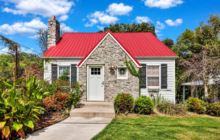 Property Photo: 209 Church St TN 37058