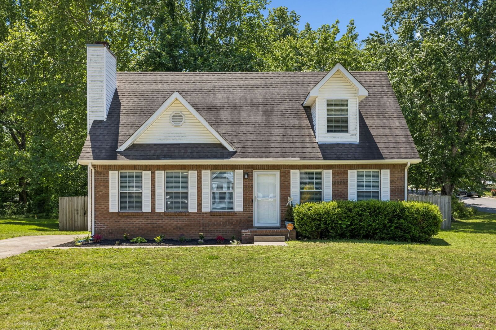 Property Photo: 186 Pine Mountain Rd TN 37042