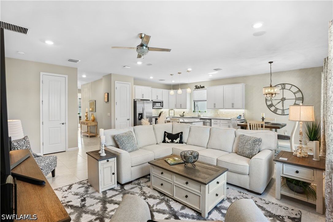 Property Photo: 2077 Hamlin Street FL 34120