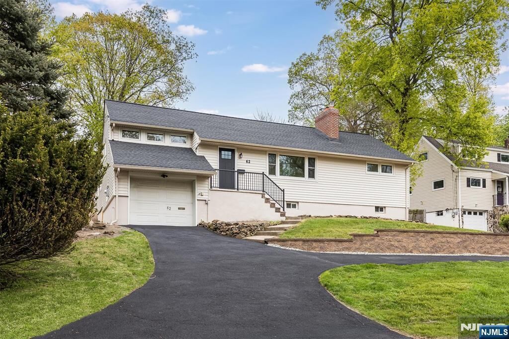 Property Photo:  62 Elmwood Terrace  NJ 07470 