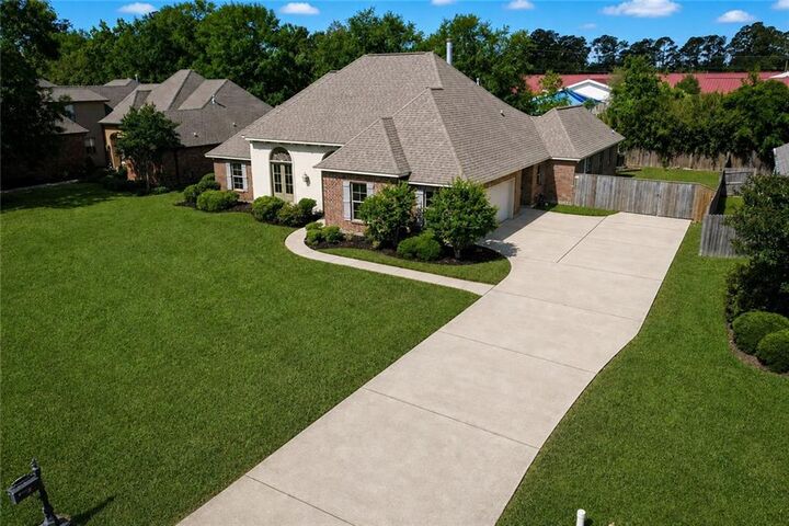 Property Photo: 443 Clayton Court LA 70461