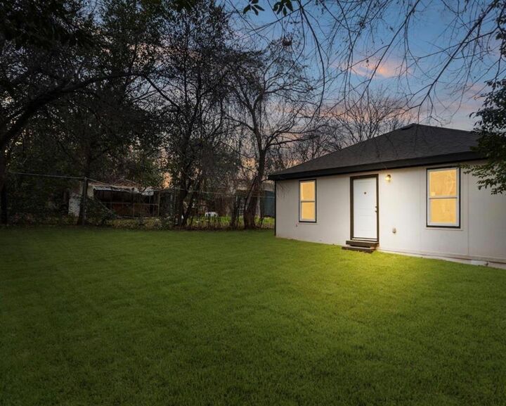Property Photo:  3915 Coolidge Street  TX 75215 