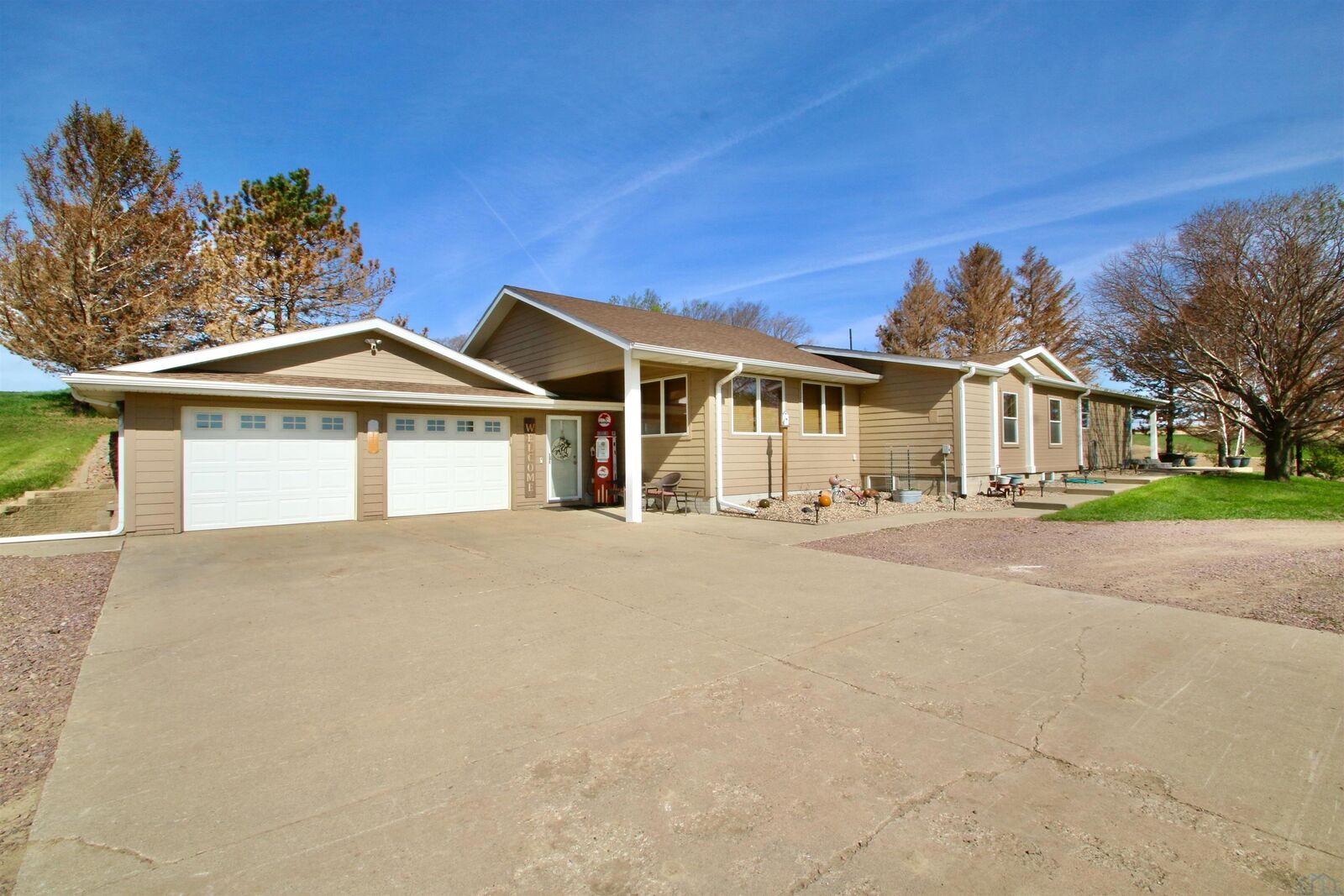 Property Photo:  1809 Emmet  IA 51007 