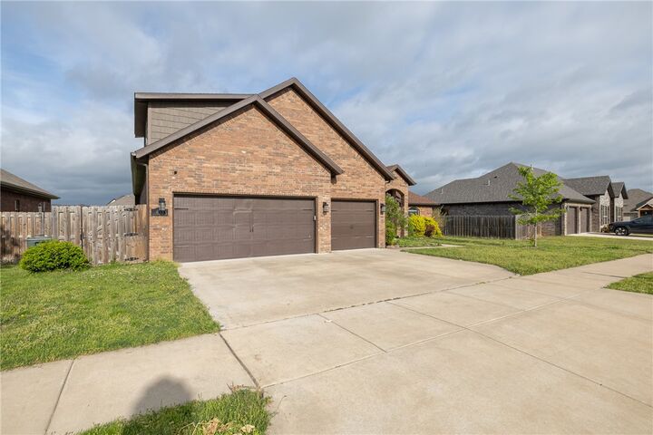 Property Photo:  433 Snyders Bluff Drive  AR 72704 