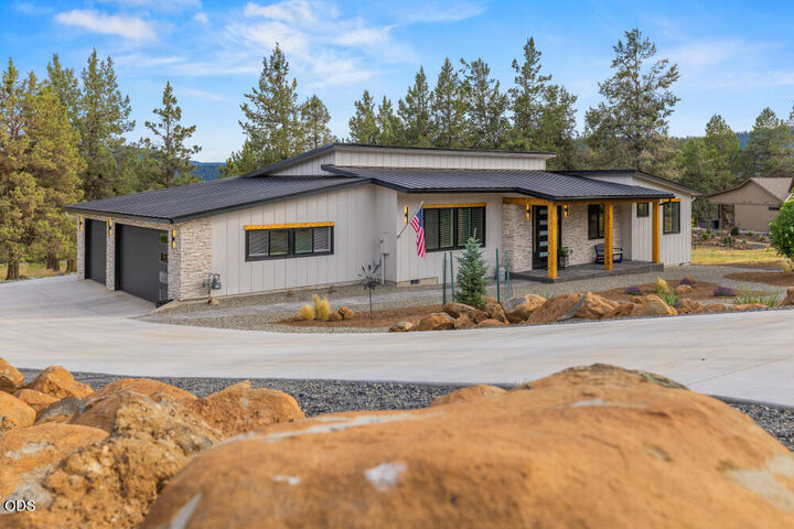 Property Photo:  12156 Turnstone Drive  OR 97601 