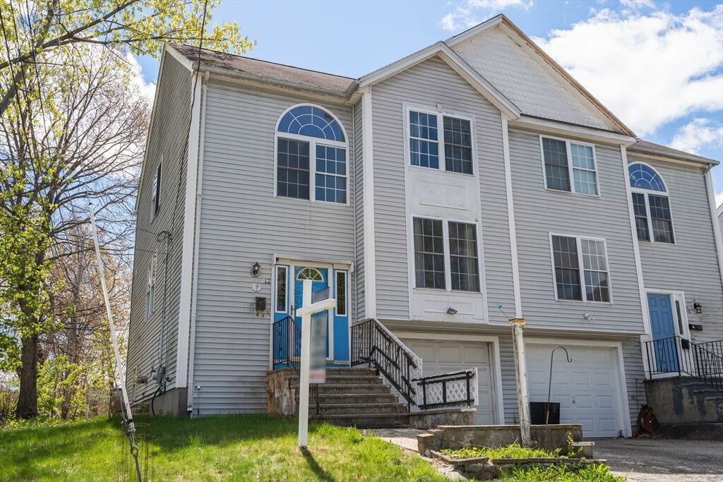 Property Photo:  12 Hyannis Place  MA 01604 