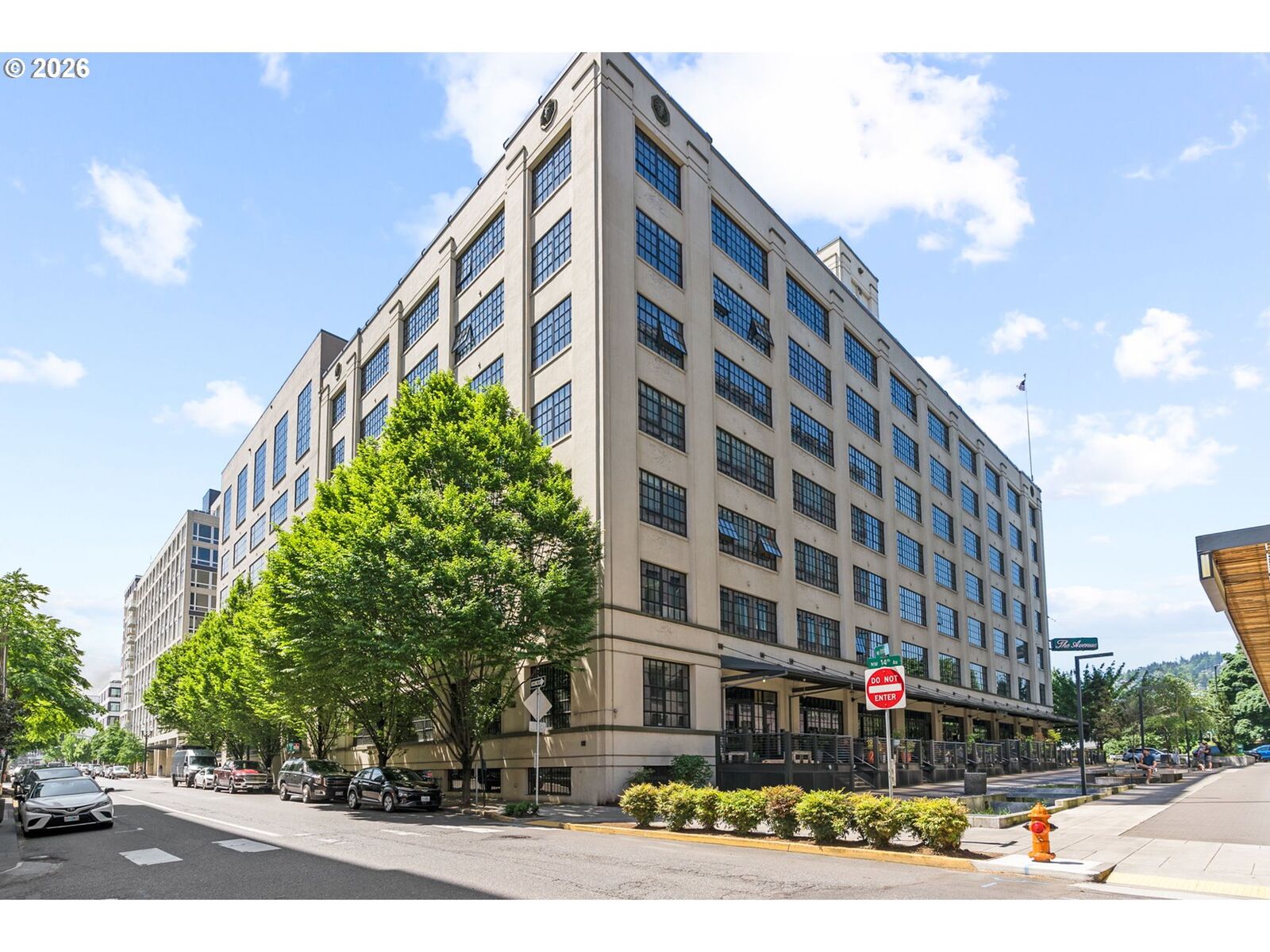 Property Photo:  1400 NW Irving St 730  OR 97209 