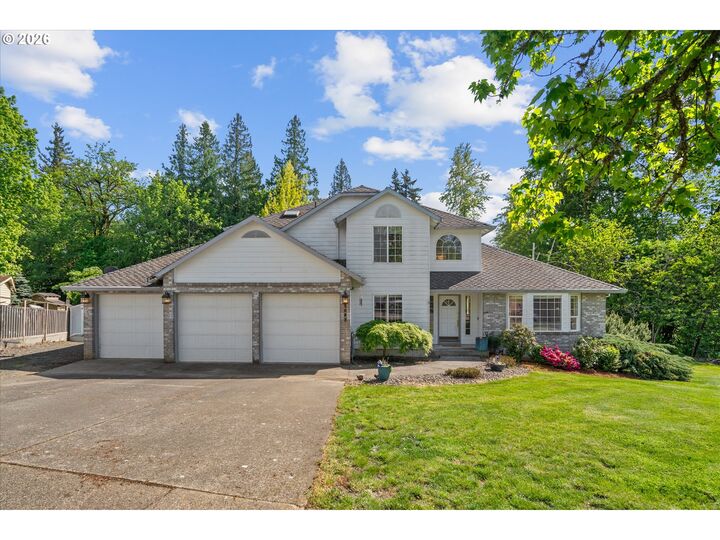 Property Photo:  1083 SE Acacia Pl  OR 97080 
