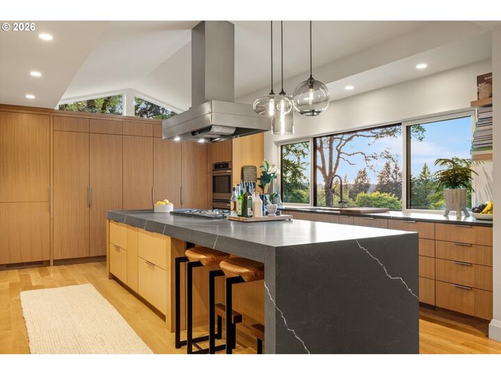 Property Photo: 2627 Park Rd OR 97034