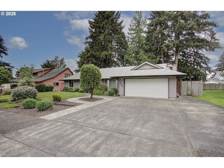 Property Photo: 1608 SE 120th Ave WA 98683