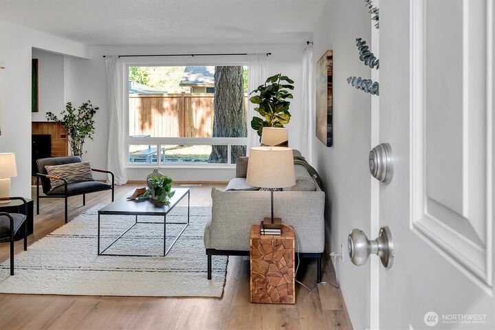 Property Photo:  2813  Forest Ridge Drive SE  WA 98092 