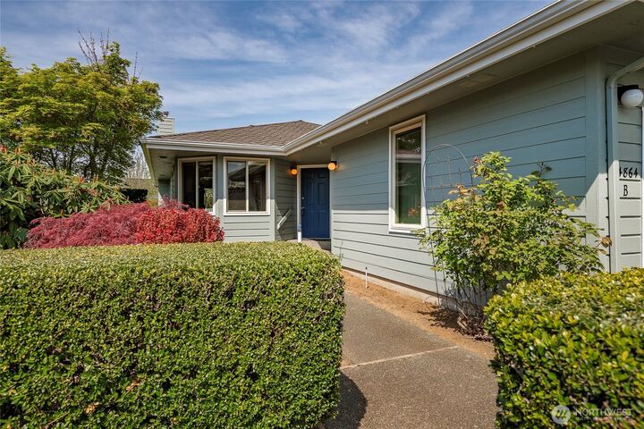 Property Photo:  4864 N Village Lane B  WA 98226 