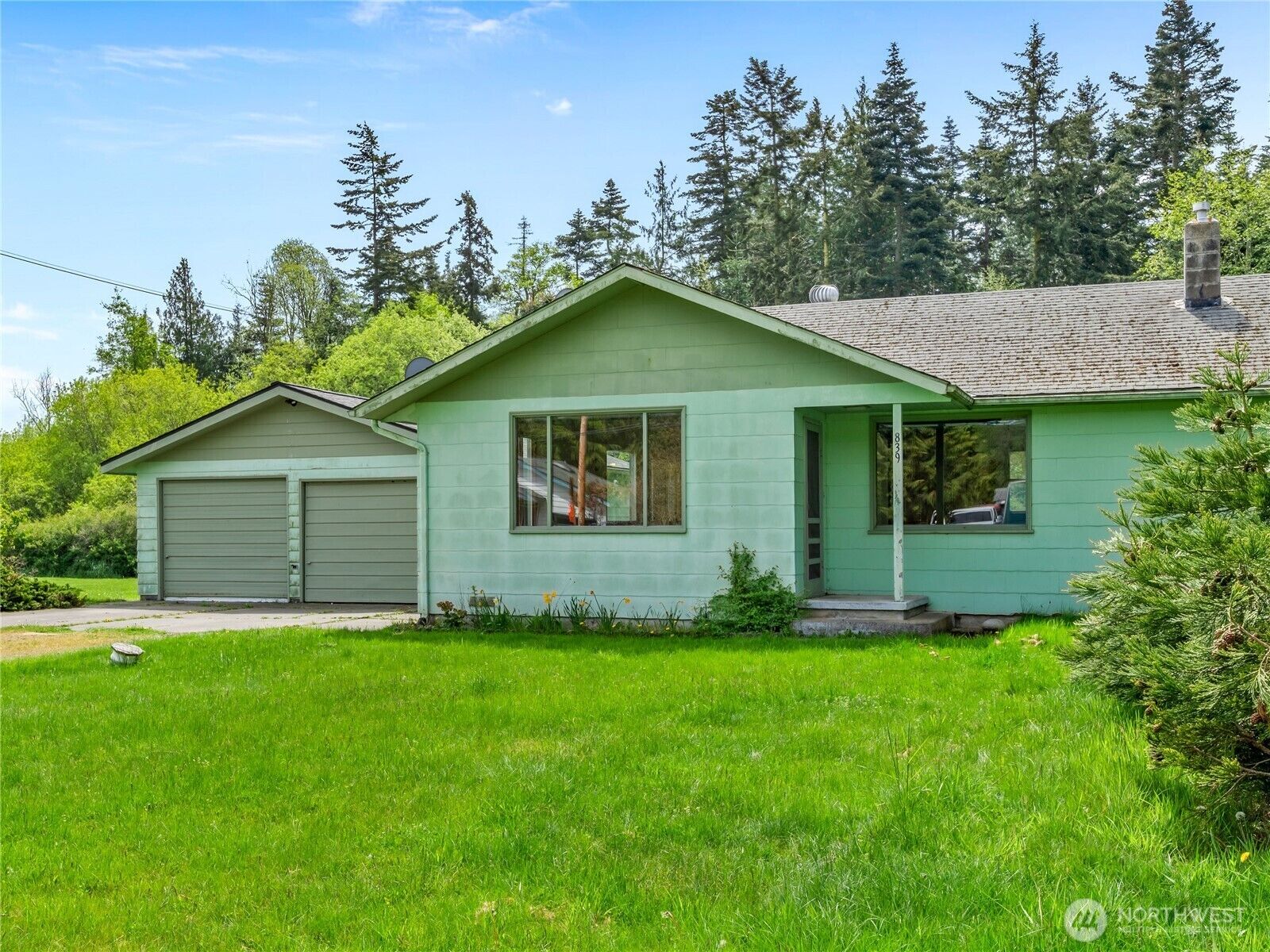 Property Photo:  839  49th Street  WA 98368 