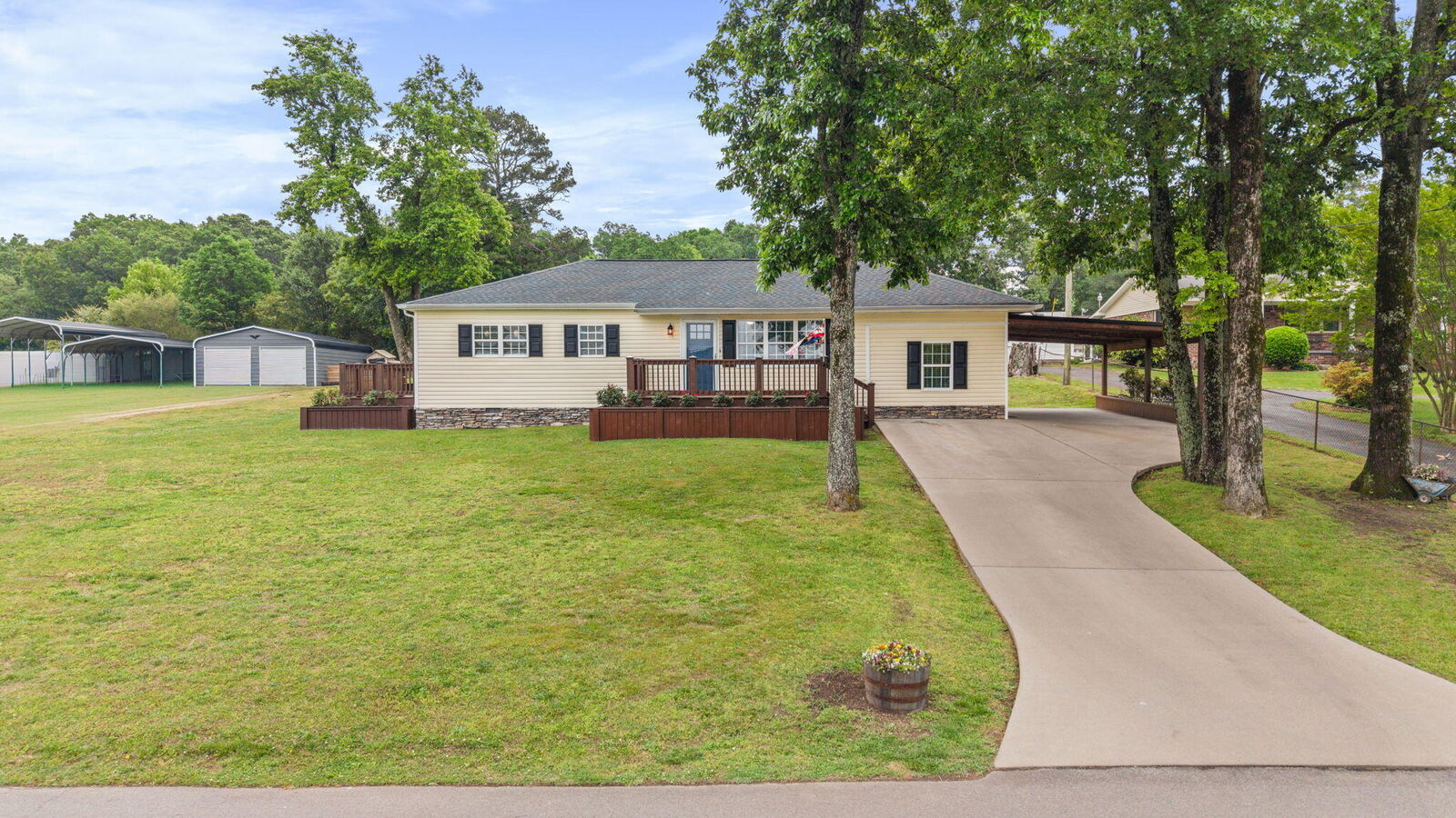 Property Photo:  2213 Northeast Road SE  TN 37311 