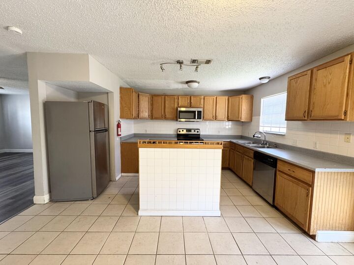Property Photo:  1569 Clayton Street  TX 76903 