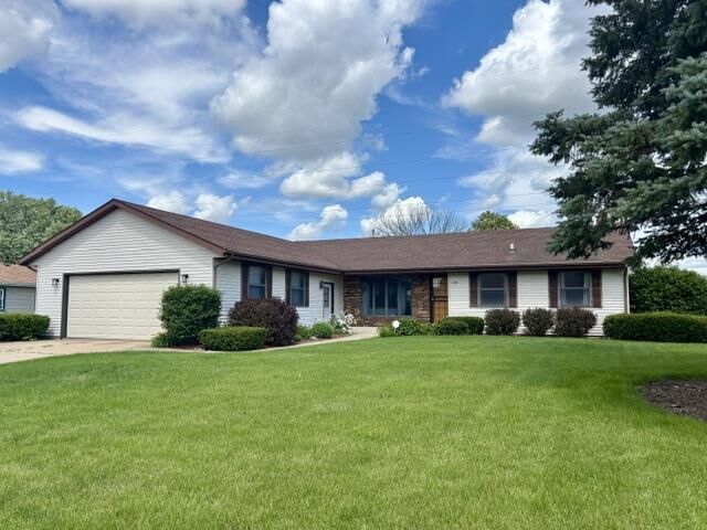 Property Photo:  226 Beechwood Drive  WI 53548 