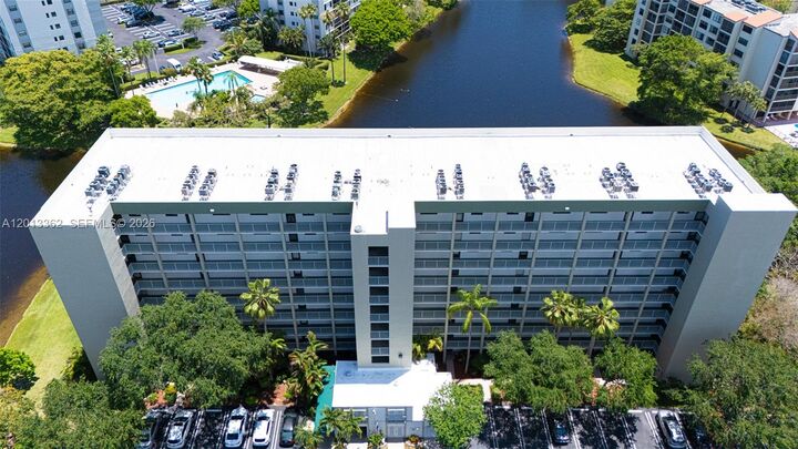 Property Photo:  2232 N Cypress Bend Dr 507  FL 33069 