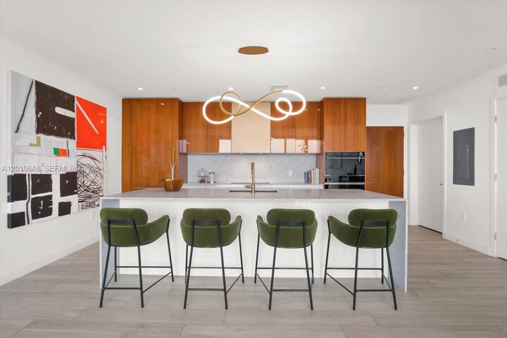 Property Photo:  2678 Tigertail Ave 1404  FL 33133 