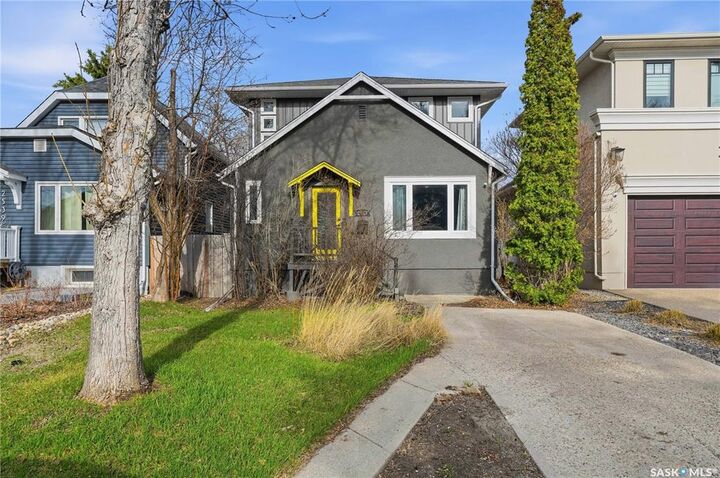 Property Photo: 2543 Garnet Street SK S4P 0J3