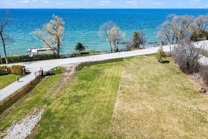 Photo de la propriété:  415 Lake Drive E  ON L0E 1S0 