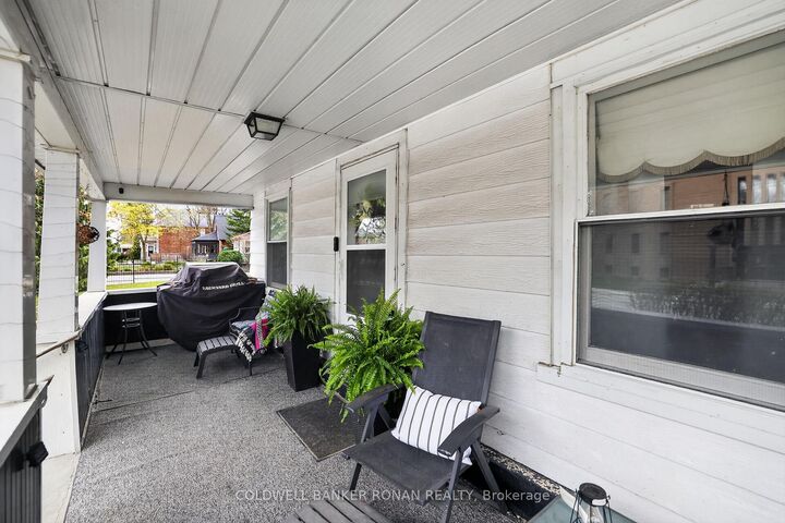 Property Photo:  149 Victoria Street W  ON L9R 1H8 