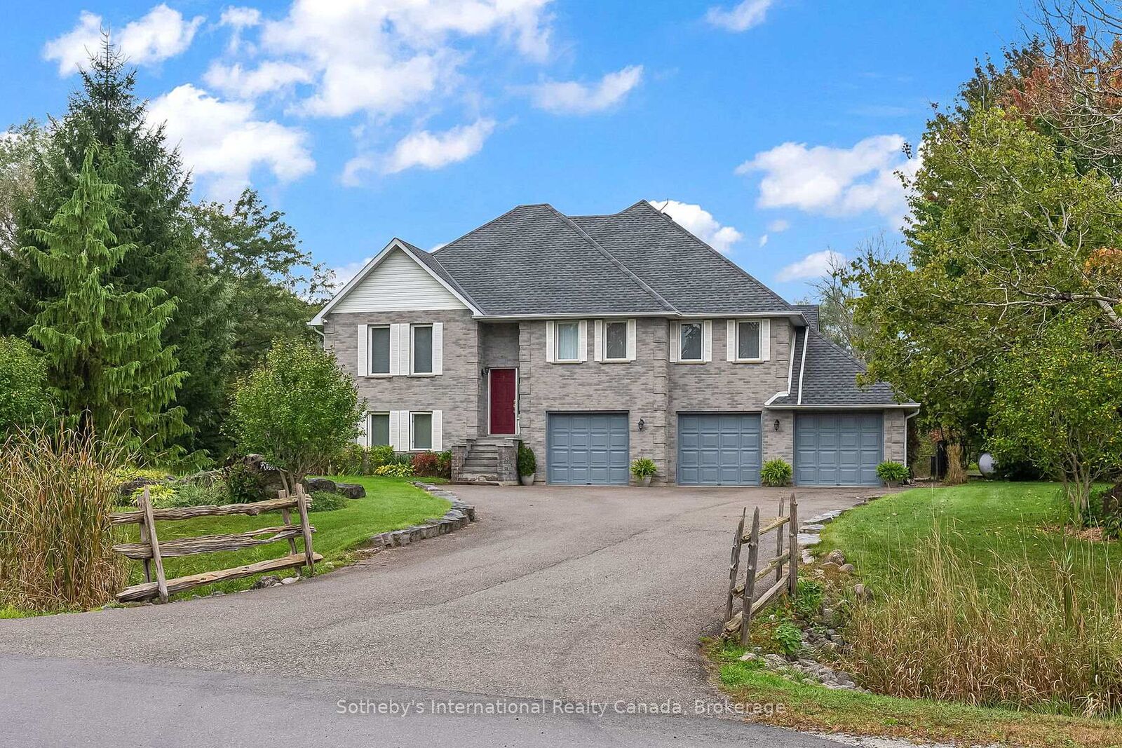 Property Photo: 2091 Country Lane Court ON L0P 1J0
