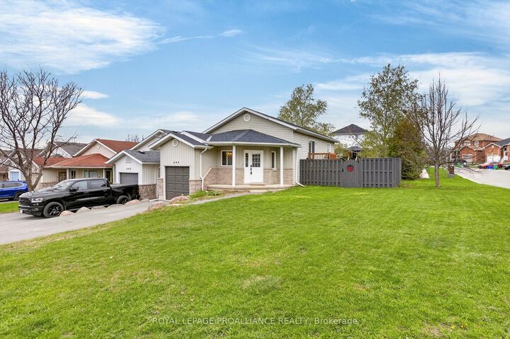Property Photo: 644 Trailview Drive ON K9J 8P3