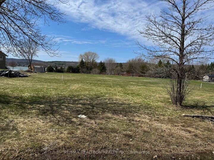 Property Photo:  136 Fox Street  ON L9M 1E7 