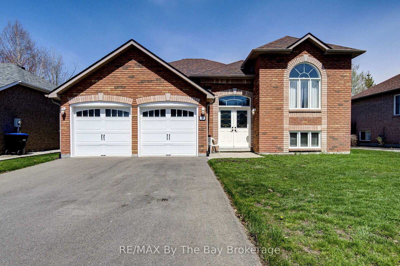 Property Photo:  420 Ramblewood Drive  ON L9Z 1P3 