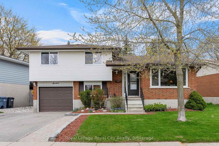 16 Sanderson Drive — photo 1