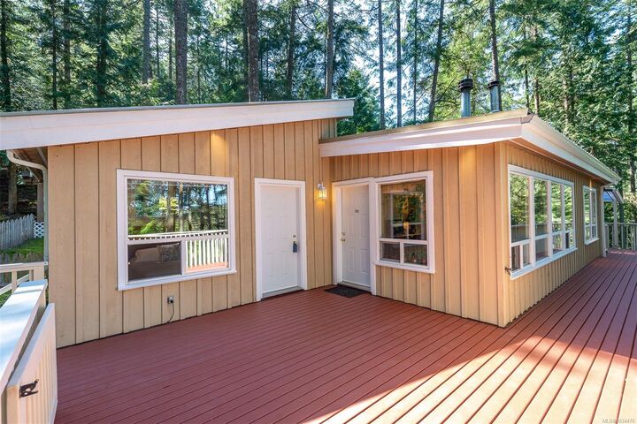Property Photo: 762 Kippen Rd BC V0N 2J1