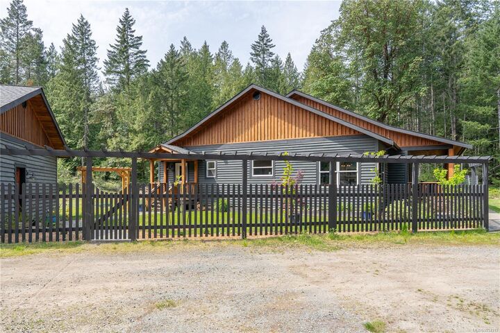 Property Photo: 358 Mill Rd BC V0R 2Y0